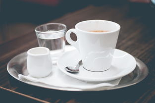 闽然水杯品牌，一杯水的温度，一份生活的态度