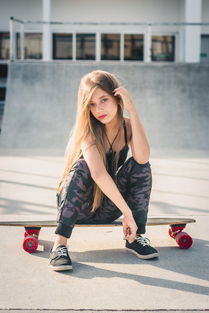 复古玩具灵感女装品牌，穿越时空的时尚魅力