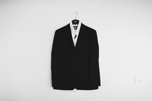 西服品牌G，经典与时尚的完美结合